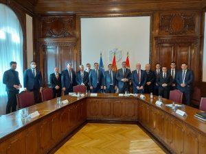 VUČIĆ PRIMIO BOROVČANINA: Predsednik Srbije ugostio visoku delegaciju svetskog boksa (VIDEO)