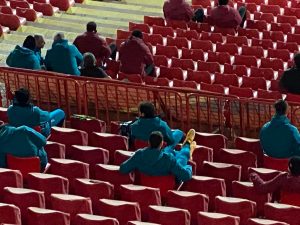 ‘REBIĆU, SRBINE!’: Fudbaleri Milana na meti žestokih prozivki na Marakani, Ibrahimoviću se tek neće dopasti ono što čuje – Šveđanin baš nervozan (VIDEO)