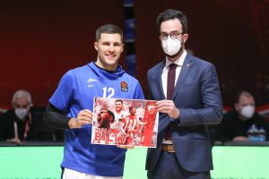 ZVEZDA IZGUBILA NAKON NEIZVESNE ZAVRŠNICE: Lojd postigao 21 poen, pa promašio polaganje za pobedu!