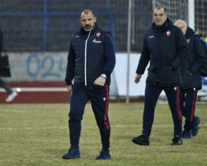‘SKIDAM KAPU MOMCIMA, OVAKO SE OSVAJAJU TITULE’: Stanković presrećan zbog preorketa, nije želeo da priča o porazu Milana (VIDEO)