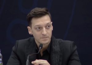 MESUT OZIL ZAVRŠIO KARIJERU: Nije se pojavio na treningu posle meča, pa je doneo tešku odluku!
