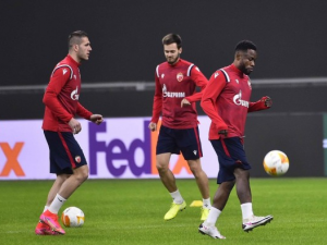 CRVENA ZVEZDA ODRADILA TRENING: Fudbaleri „osetili“ travu „San Sira“!