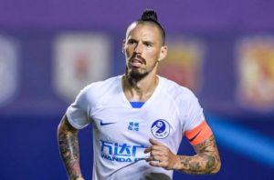 NEVEROVATAN DOČEK! Hamšik stigao u Geteborg, navijači u transu! (VIDEO)