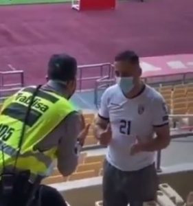 SKANDAL U ŠPANIJI! Doneli zastavu tzv. Kosova da provociraju domaćina! (VIDEO)