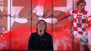 OVO JE NAJLUĐA KONFERENCIJA IKAD: Umesto hrvatskih novinara pojavila se Modrićeva supruga, a onda je nastao šou (VIDEO)