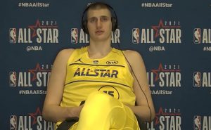 ‘POBEDILI SMO ZBOG MENE, JANIS MI OPET OTEO MVP’: Nikola Jokić oduševio izjavom posle Ol-star utakmice