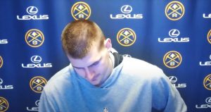 JOKIĆ U ŠOKU ZBOG TRAGIČNIH VESTI: Centra Denvera pogodila smrt Srbina, koji je izgubio život u masakru u Koloradu – ‘Kako je moguće?’