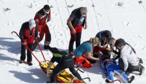 STRAŠAN PAD SKI SKAKAČA! Norvežanin završio u bolnici! (VIDEO)