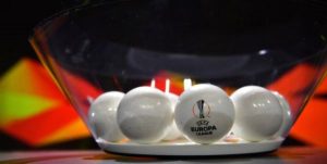 ŽREB ZA ČETVRTFINALE LIGE EVROPE: Tadića i Ajaks očekuje težak posao, u polufinalu moguć veliki derbi!