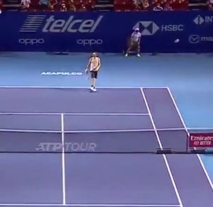 ZEMLJOTRES U TOKU MEČA ŠOKIRAO PUBLIKU: Teniseri su nastavili da igraju! (VIDEO)