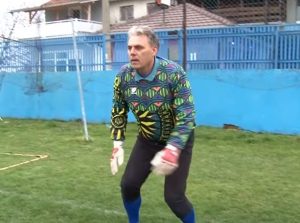 OVO MOŽE SAMO U SRBIJI: Spletom okolnosti se vratio na gol u 53. godini! (VIDEO)