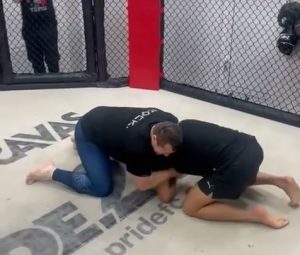 JOŠ UVEK JE ZVER: Borili se Mirko Kro Kap i poznati hrvatski fudbaler! (VIDEO)