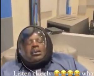 DVEJN VEJD UHVATIO ŠEKA NA SPAVANJU: Hrkanje i čudna kaciga posle emisije! (VIDEO)