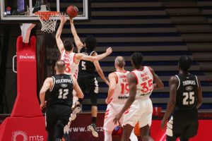 VEČITI DERBI: Zvezda slavila, evo zašto Partizan nije mogao do pobede! (FOTO)