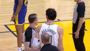 EVO ZBOG ČEGA JE MARJANOVIĆ ISKLJUČEN: Srbin zbog ‘veoma grubog’ faula morao ranije u svlačionicu, navijači besni (VIDEO)