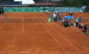 ‘IZAĐI SA TERENA I UBIĆU TE’ Skandal na teniskom meču! (VIDEO)