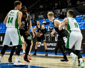 ‘JEL OVO KOŠARKA ILI RUKOMET’: Crno-beli vode protiv Krke, ali navijači nisu u potpunosti zadovoljni – na meti dvojica igrača (Tvitovi)