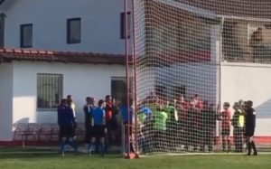 ‘BRAVO MAJSTORI, BRAVO DOKTORI’: Novi skandal potresa srpski fudbal! (VIDEO)