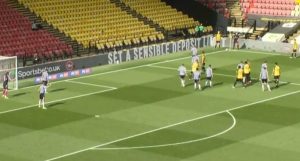 DOBILI SMO KANDIDATA ZA GLUPOST SEZONE: Engleski tim pokušao da izvede specijalni korner, a sada im se smeje čitav svet (VIDEO)