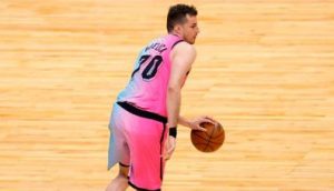 KAKAV POTEZ: Srpski košarkaš rizikuje NBA ugovor da bi igrao za Srbiju!