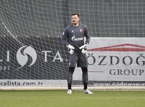 POPOVIĆ ‘ZAČARAO’ MREŽU: Zvezdin golman briljirao protiv IMT-a