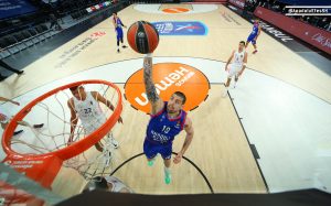 KAKVA ZAVRŠNICA U MADRIDU: Real preokretom u finišu utakmice ostao u igri za Fajnal for! (VIDEO)