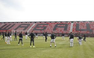 POLUVREME: Mačva šokirala Partizan na samom startu meča, crno beli uzvratili pred pauzu! (TVITOVI)