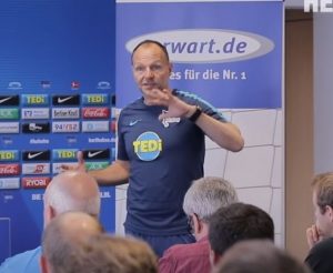 VREĐAO LGBT POPULACIJU, PA EKSPRESNO OTPUŠTEN: Jedan od Radonjićevih trenera napušta klub!