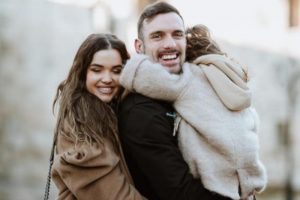 BEZ DLAKE NA JEZIKU – PRAVO U METU: Žena bivšeg fudbalera Zvezde osula žestoku paljbu po klubu – ‘Ostavili ste ga u invalidskim kolicima’ (FOTO)