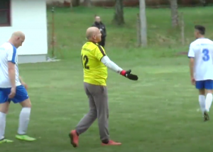 UPOZNAJTE NAJSTARIJEG GOLMANA U SRBIJI: Iako ima 58 godina, i dalje uspešno čuva svoju mrežu – a njegova priča je jako teška! (VIDEO)