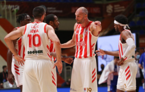 CRVENO-BELA EKSPEDICIJA PUTUJE U PODGORICU: Radonjić zahteva maksimalnu koncetraciju, još uvek nije odlučio u kom sastavu će igrati njegov tim!