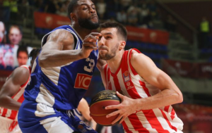 NEKADA JE BIO VATRENI NAVIJAČ, A SADA JE ZVEZDIN JUNAK: Pogledajte Dobrićevu fotografiju iz mladosti, kada je crveno-bele bodrio sa tribine! (FOTO)