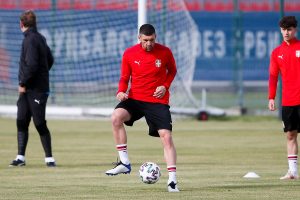 SRPSKI REPREZENTATIVAC POJAČAO HETAFE: Štoper nakon sjajne sezone potpisao trogodišnji ugovor!