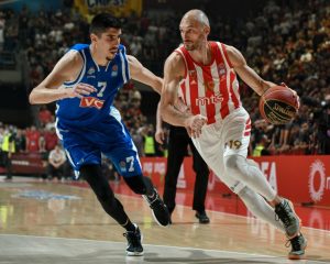 JEZIVE SCENE U PODGORICI: Danilo Nikolić kolabirao, hitno prebačen u klinički centar!