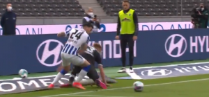 MAJSTORIJA NEMANJE RADONJIĆA, A ONDA ASISTENCIJA I GOL ZA UBEDLJIVU POBEDU: Defanzivac Frajburga je završio među reklamama! (VIDEO)