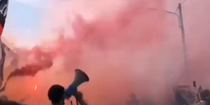 LUDNICA U CENTRU MILANA: Navijači ispratili svoje ljubimce na ‘derbi’, a onda se pojavio Zlatan i napravio totalni šou! (VIDEO)