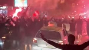 CEO KRAGUJEVAC JE NA NOGAMA: Đavoli ‘zapalili grad’ nakon što je Radnički obezbedio plasman u Superligu! (VIDEO)