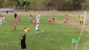 EVO ZAŠTO JE SRBIJI NEOPHODAN VAR: Da li je ovo najsmešnija sudijska odluka na našim terenima ikada!? (VIDEO)