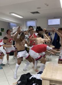 SLAVLJE U SVLAČIONICI PROLETERA: Brazilac se odlično snašao u ulozi DJ-a. (VIDEO)