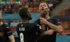 ‘JE**O SAM TI MAJKU’: Arnautović umalo napraivo haos, dao gol pa totalno izgubio živce – Alaba ga jedva obuzdao! (VIDEO)