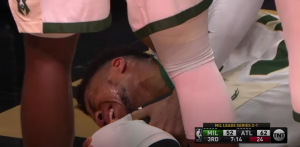 NIJE ZA ONE SA SLABIM STOMAKOM: Janis hteo da ‘zalepi’ Kapelu, pa doživeo jezivu povredu! (UZNEMIRUJUĆI VIDEO)