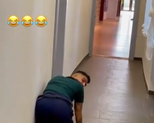 ITALIJANI SE LUDO ZABAVLJAJU: Pogledajte klopku igrača Napolija za Imobilea (VIDEO)