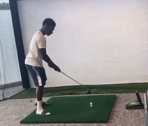 FUDBAL IM DEFINITIVNO BOLJE LEŽI: Reprezentativci Engleske igrali golf, jedan se baš obrukao! (VIDEO)