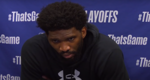 EMBID NASRNUO NA NOVINARA: Sramno ponašanje američkog košarkaša! (VIDEO)