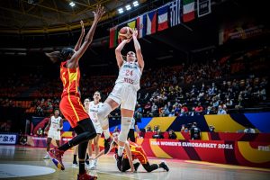 NAŠE KOŠARKAŠICE POGAĐAJU I SA POLA TERENA: Definitivno su spremne za finale i okršaj sa Francuskom! (VIDEO)