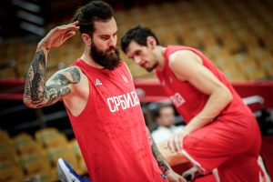 NOVI DETALJI INCIDENTA: Uhapšen policajac koji je osumnjičen da je potegao pištolj na Raduljicu, košarkaš povređen u gužvi!