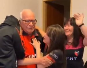 ČEKAO JE TITULU SVOG TIMA ČAK 91 GODINU: Na kraju je zaplakao, to je prava ljubav prema fudbalu! (VIDEO)