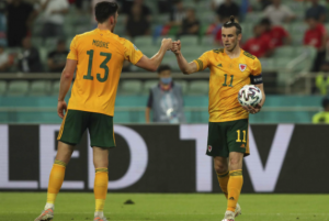 ODLIČAN MEČ U BAKUU: Velšani na korak od osmine finala!