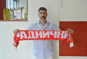 NA ‘ČAIRU’ DVA POTPISA: Stigao golman, a vezista produžio ugovor!