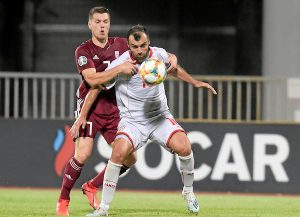 SJAJNE VESTI: Legendarni napadač odlučio da nastavi karijeru!